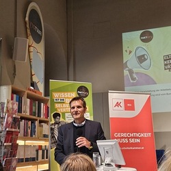 Familienverbandspräsident Peter Mender bei der Begrüßung