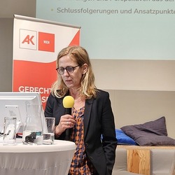 Soziologin Bettina Stadler: 'In Kombination mit dem Ausbau der Kinderbetreuung kann die gemeinsame Elternteilzeit die Vereinbarkeit stark fördern.'die Vereinbarkeit 